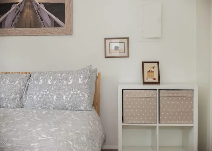 Contemporary, Marine 2Bd/1Ba Apartment C In Kent