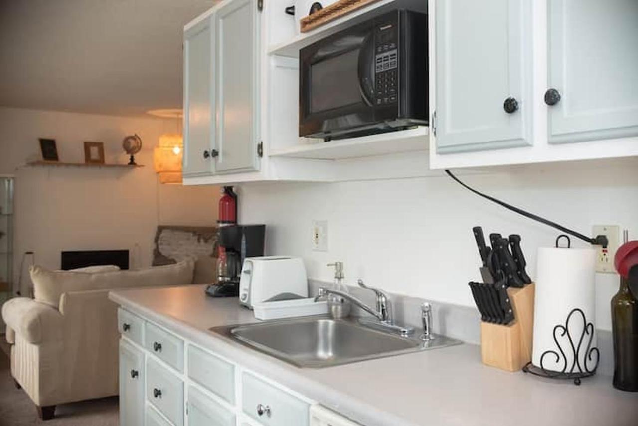 Contemporary, Marine 2bd/1ba C In *