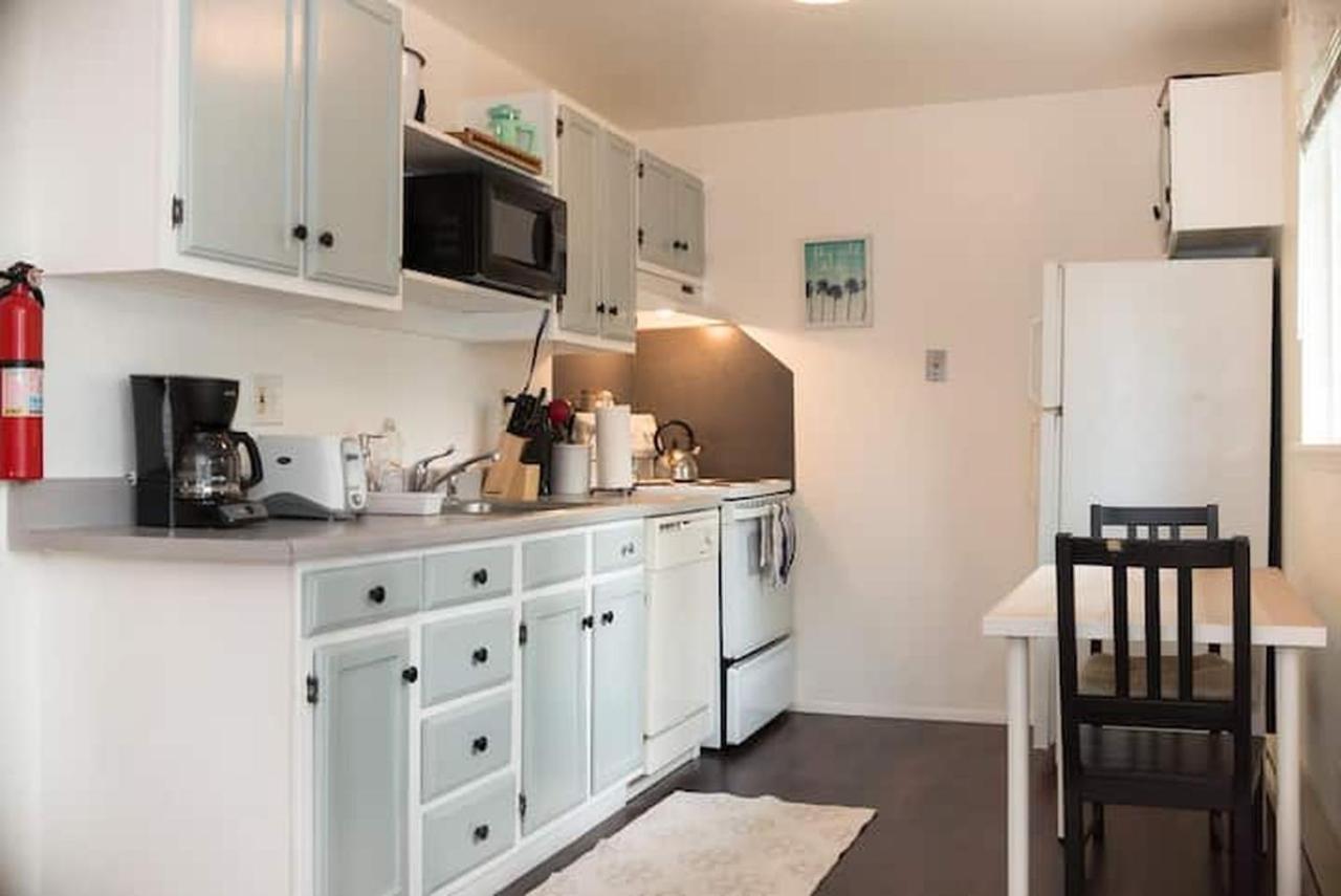 Apartment Contemporary, Marine 2bd/1ba C In Kent